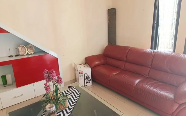 RedDoorz Syariah Near Rumah Sakit Umum Wisata Uit(RedDoorz Syariah near Rumah Sakit Umum Wisata UIT)