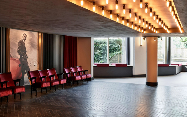 Radisson RED Hotel London Heathrow