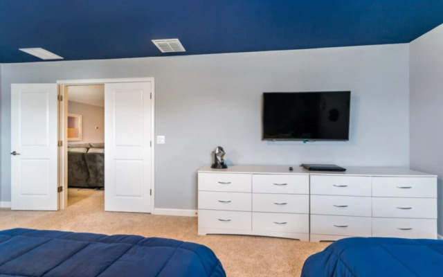 8 Bed 5 Bath Champions Villa