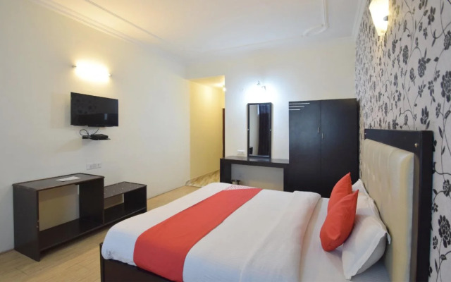 Hotel Asia Holidays by OYO Rooms