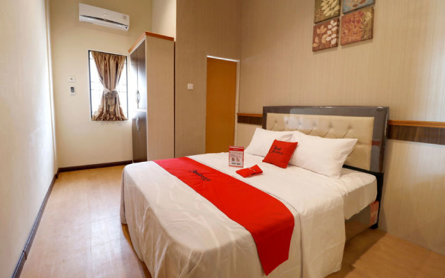 RedDoorz Plus near Universitas Sumatera Utara