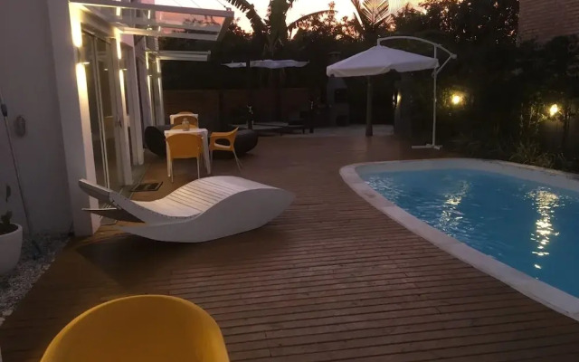 No1 Stylish Beach House With Pool