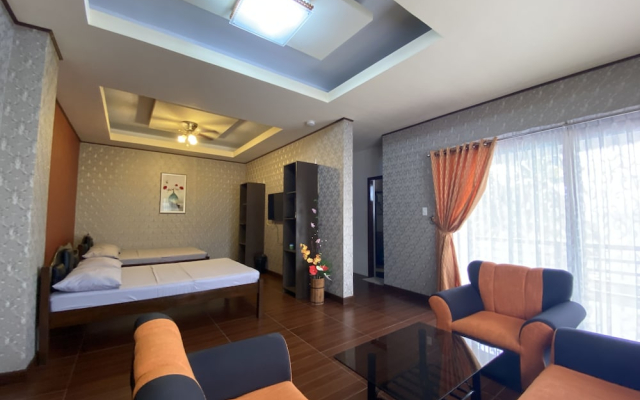 Minshuku KCS Hotel and Restaurant