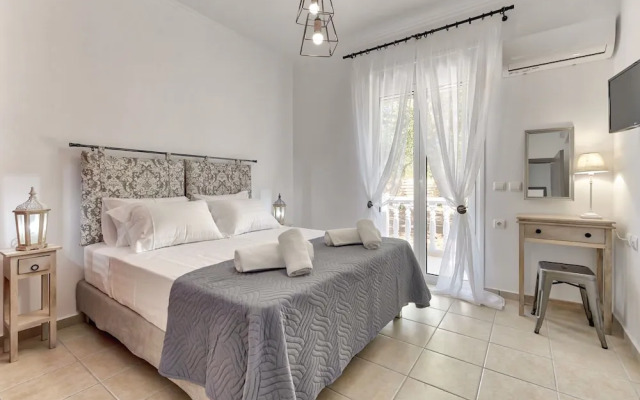 Modern Villa in Tragaki With Pool and Parasol