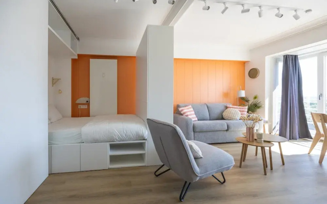 Modern Studio on the 8th Floor Near the sea
