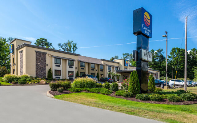 Comfort Inn in Tupelo, United States of America from 85$, photos, reviews - zenhotels.com hotel front