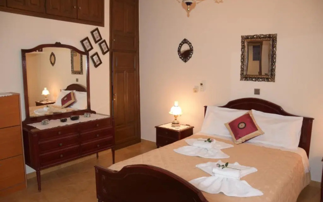 Naoussa Center Cycladic House