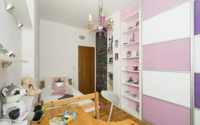 Spacious Apt. With Magnificent sea View & Balcony