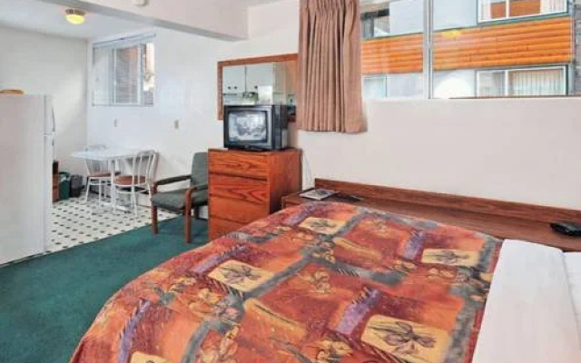 Rundle Manor Apartment Hotel