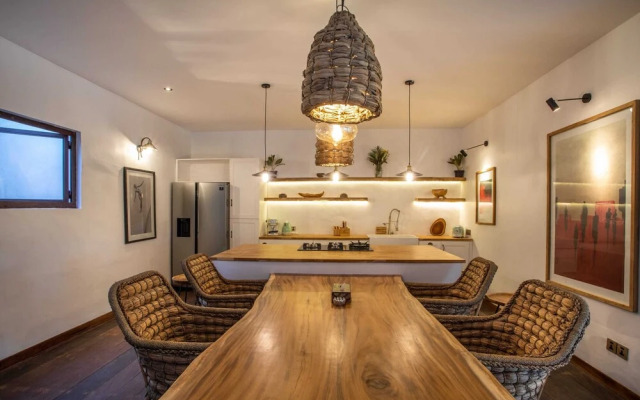Tropical Private Villa 3 BR Canggu w/Staff