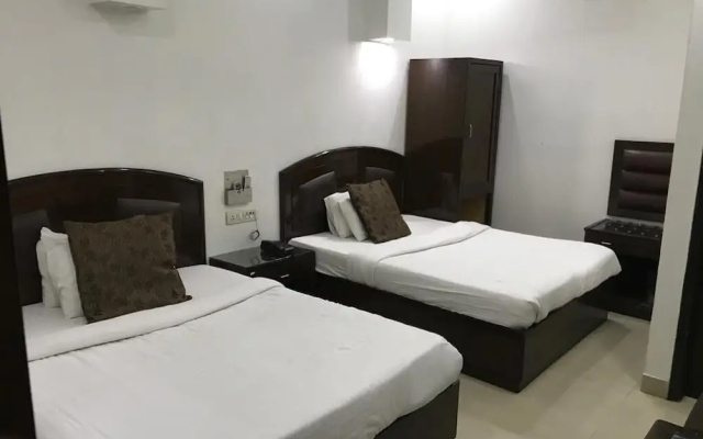 ADB Rooms Metro Plaza