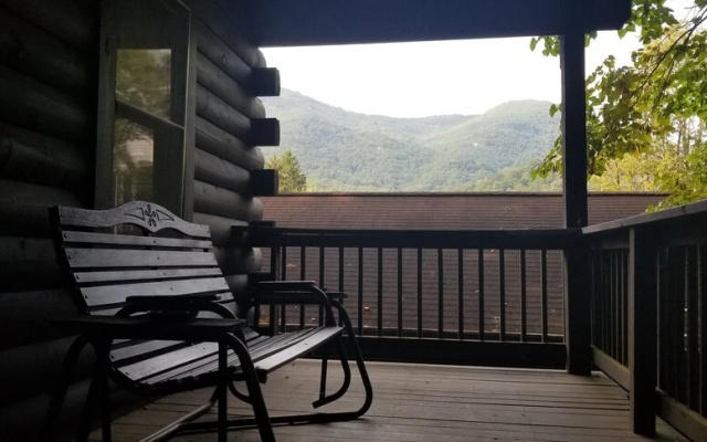 Tanglewood Motel and Log Cabins