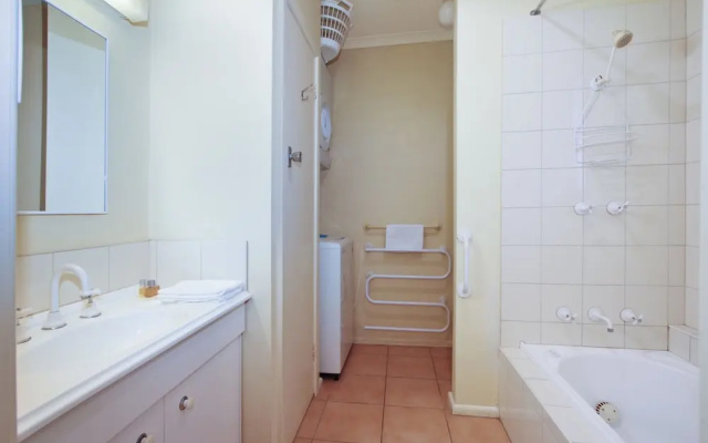 Snowstream Riverside Apartments - Unit 2