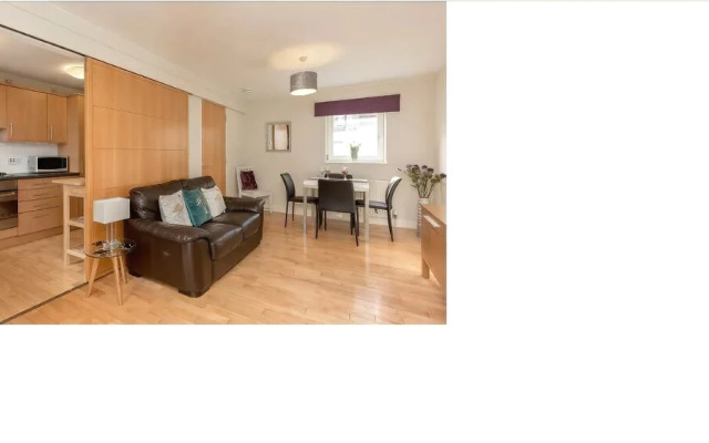 2 Bed Apartment Heart Of Edinburgh
