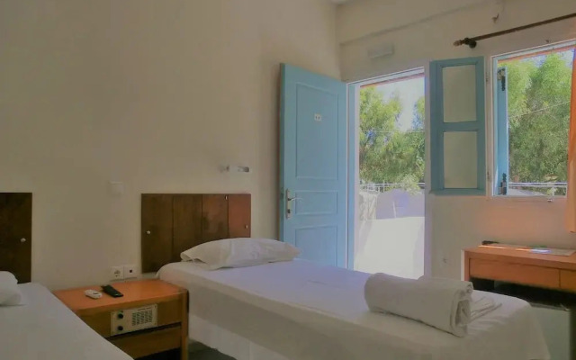 Santorini Camping Rooms