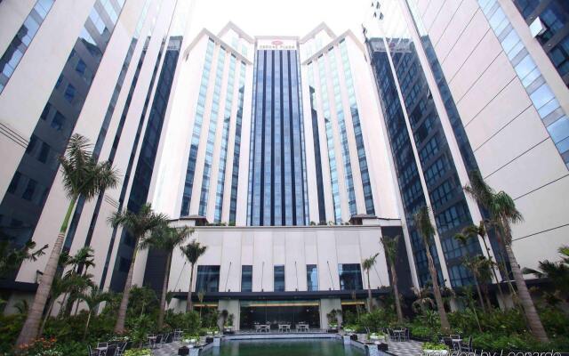 Отель Crowne Plaza West Hanoi вид на фасад