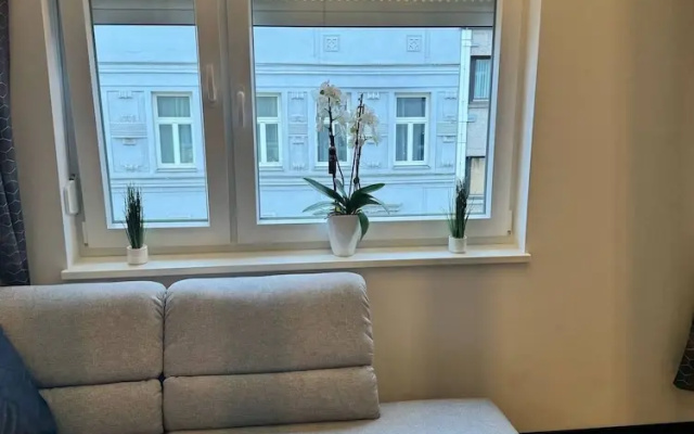Stylish Apt Near Belvedere 15 Min to Center