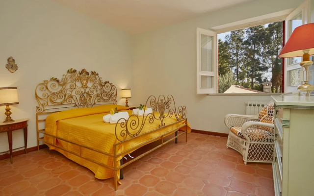 Villa Del Carrubo
