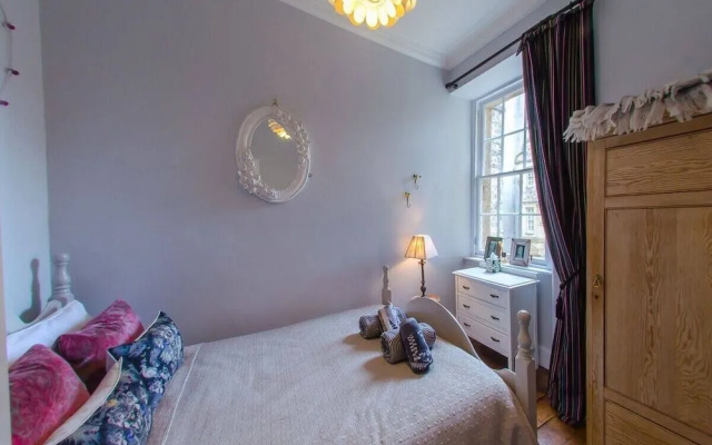 JOIVY Royal Mile Tower Apartment