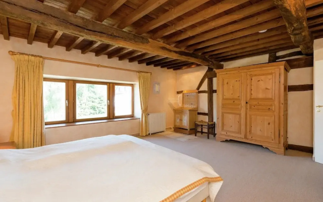 Cozy Holiday House near La Roche