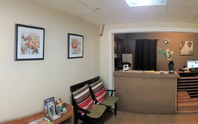 Ray Lyn Motel
