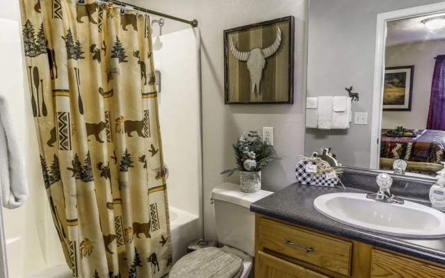 Vinyards 2954 Unit 6 3 Bedroom Condo