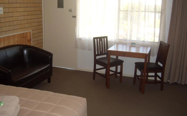 Motel Maclean