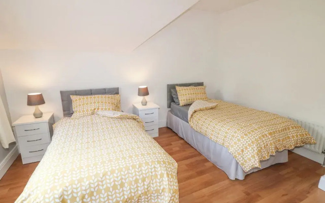 12 Hillview