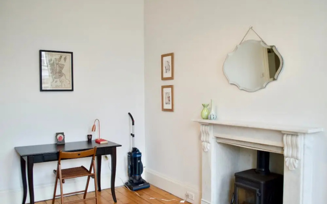 Cosy 1 Bedroom Home In Edinburgh