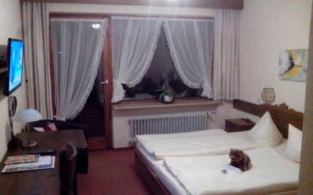 Haus Achtal Hotel Garni In Pfronten Germany From 95 Photos