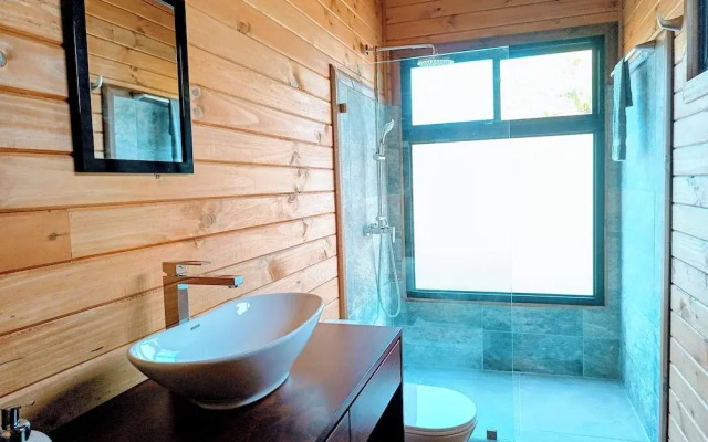 Thoas Lodge