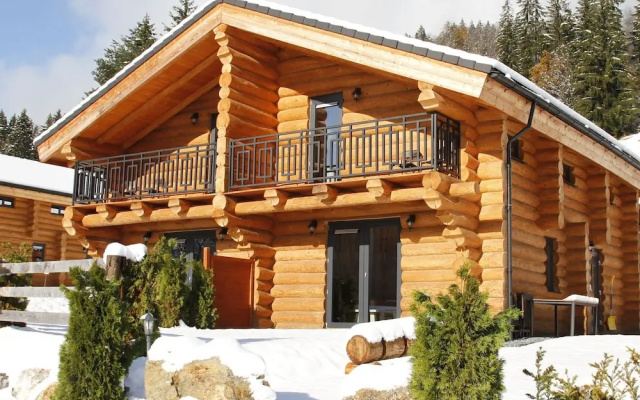 Lovely Chalet With Lush Green View in Carinthia