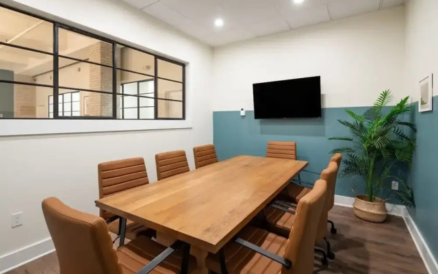 Sosuite 2BR Loft w W/d, Gym, Lounge
