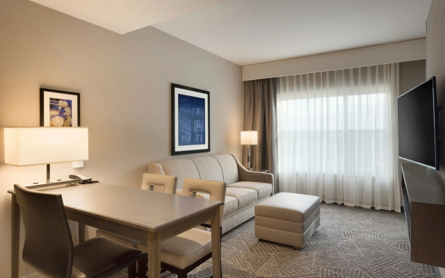 Embassy Suites by Hilton Kansas City Olathe