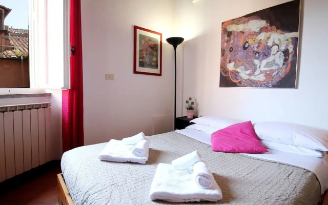 Charming Bright Penthouse in Trastevere