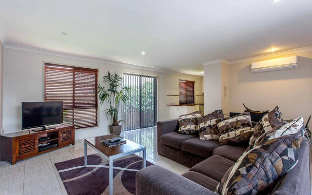 Annand Mews Serviced Apartments