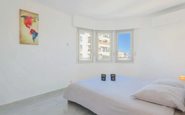 222 - L Azur in Cannes