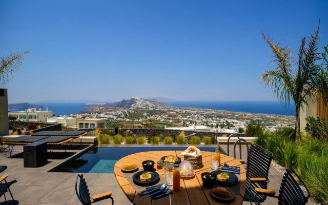 Apikia Santorini Suites - Adults Only