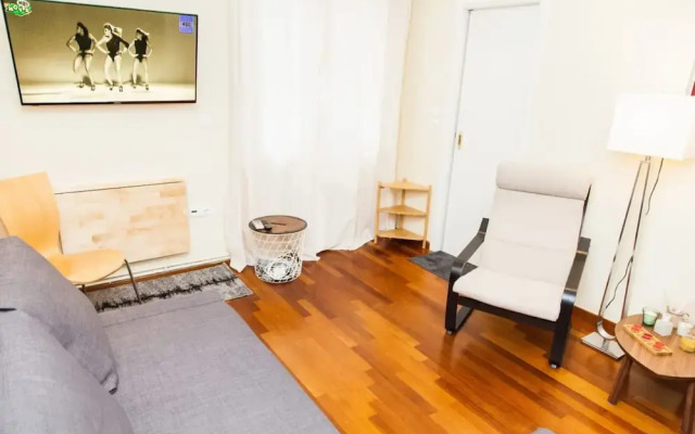 Centrally Located Studio In Athens