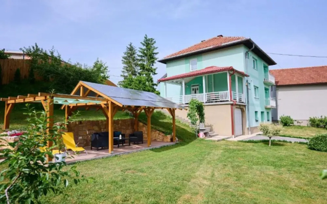 Villa R