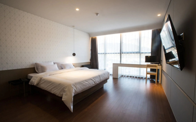 Hound Hotel Changwon - Jinhae Yongwon