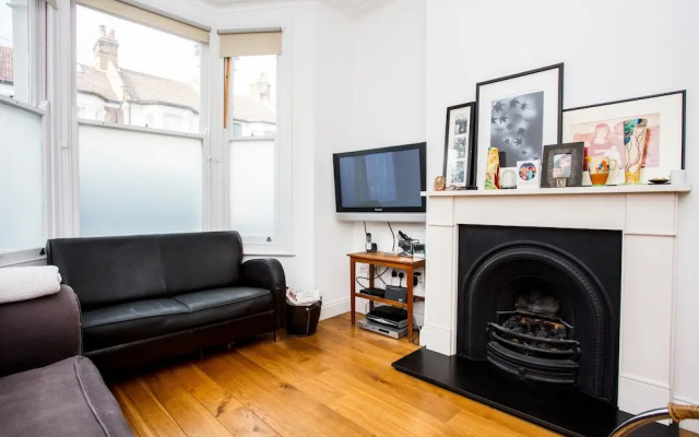 Wonderful 4 Bedroom Home In Kensal Rise
