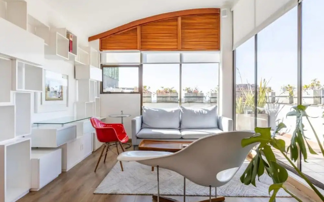 w Amazing 1BR With Terrace in Chico