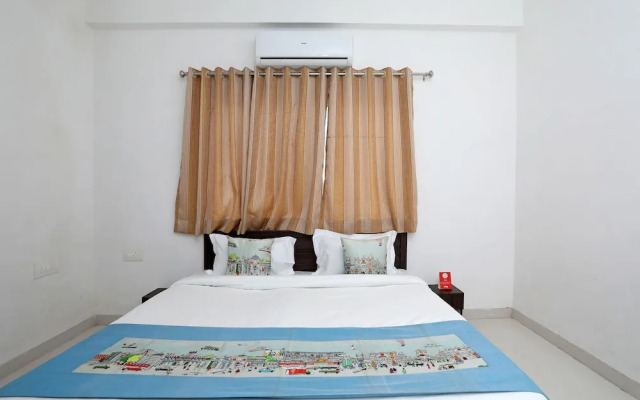 OYO 10064 Home Bright 3BHK Gulabh Bagh