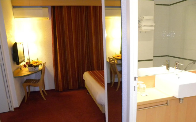 Logis Hotel Uzes Pont du Gard