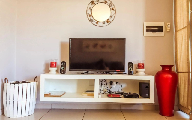 Elegant Apartment at Grove Mall