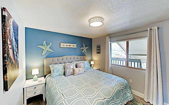145 Rockaway Beach - 1 Br Condo