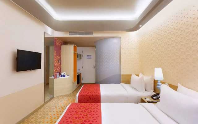 Holiday Inn Express Chennai Mahindra World City