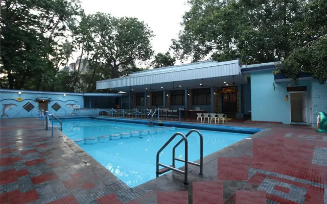 New Woodlands Hotel