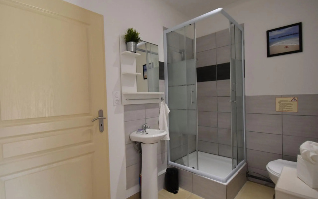 Charming villa in Montmeyan with garden and private pool